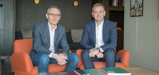 orangebusiness's tweet photo. Orange Business Services et @microsoftfrance renforcent leur collaboration pour offrir une expertise unique aux entreprises dans les domaines de l’#IA, #Cloud, #IoT &amp; #Cybersécurité https://t.co/sS5SDjxWFR #TransfoNum https://t.co/h2b97TqVtd