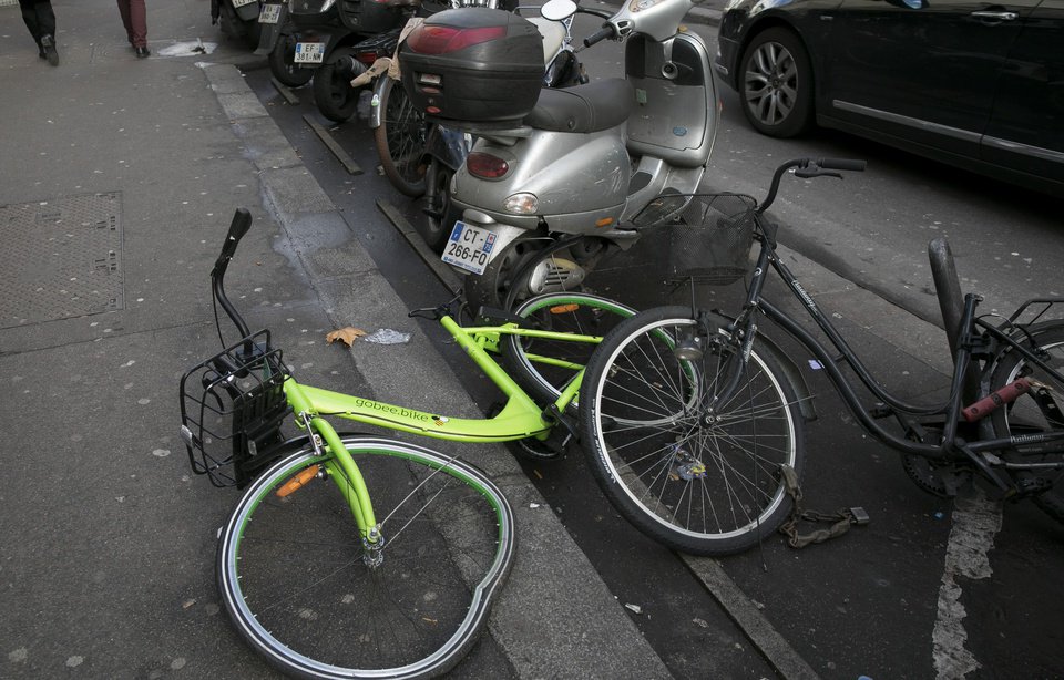 Gobee, c'est fini 🚴‍♂️ Le service de vélos quitte déjà #Paris. En cause notamment des "actes de vols, recels de vol et de détériorations"... 😠 bit.ly/2HOD028