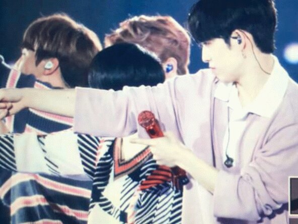 Cats07837805's tweet photo. I raelly love him 😍😍#WeLoveSeungcheol https://t.co/rGxKdtF7qy