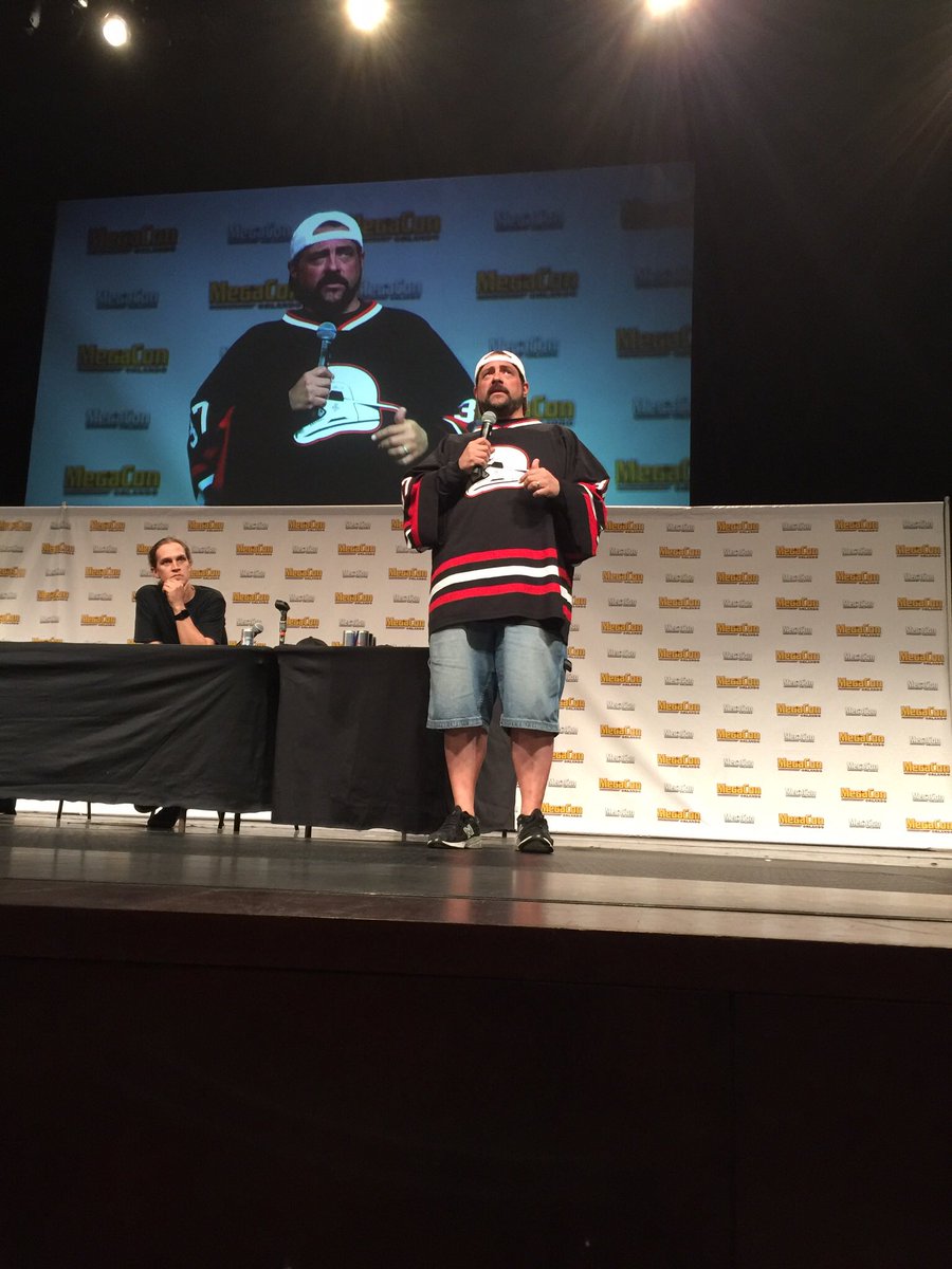 HavenHuth's tweet photo. My heart goes out to @ThatKevinSmith and his family. He was the one who ensipired me to go into filmmaking and I canβt imagine a world without him making people laugh. #GetWellKevin #SilentBob #KevinSmith #JayAndSilentBob https://t.co/DeHC8L98Si