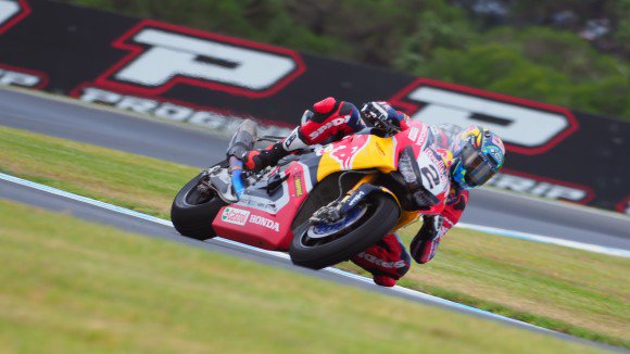 WorldSBK's tweet photo. "The laptimes were incredible, it made for some hard racing!" - @leoncamier 

@HondaWSBK leave Phillip Island with some solid finishes 💪

📰 #AUSWorldSBK
https://t.co/Yuq7HTMmuI https://t.co/BAcwps02JM