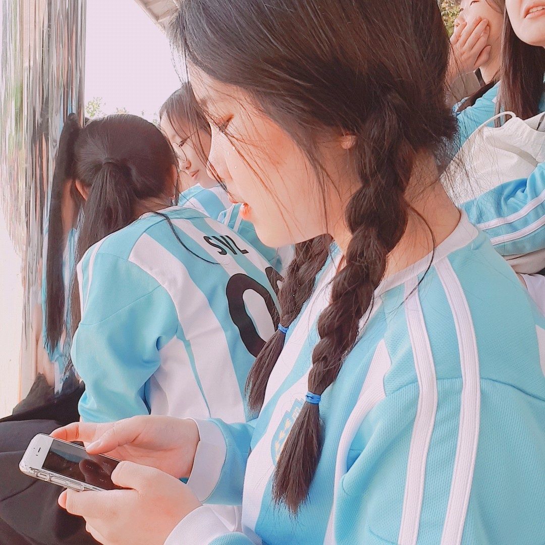 nam_eun01's tweet photo. 韓国人 ウンソ(ナム ウンソ) です🇰🇷
15歳 JK①👩‍🎓
韓国の文化とか生活について紹介します！！
日本のことをいろいろ知りたいです❣️
日本語勉強中✏️
ライんしています💭
よろしくお願い��ます🙏
　
#韓国人でも仲良くしてくれるRT
#韓国好きな人と繋がりたい
#RTした人全員フォローする https://t.co/JzOp0Y0Dy9