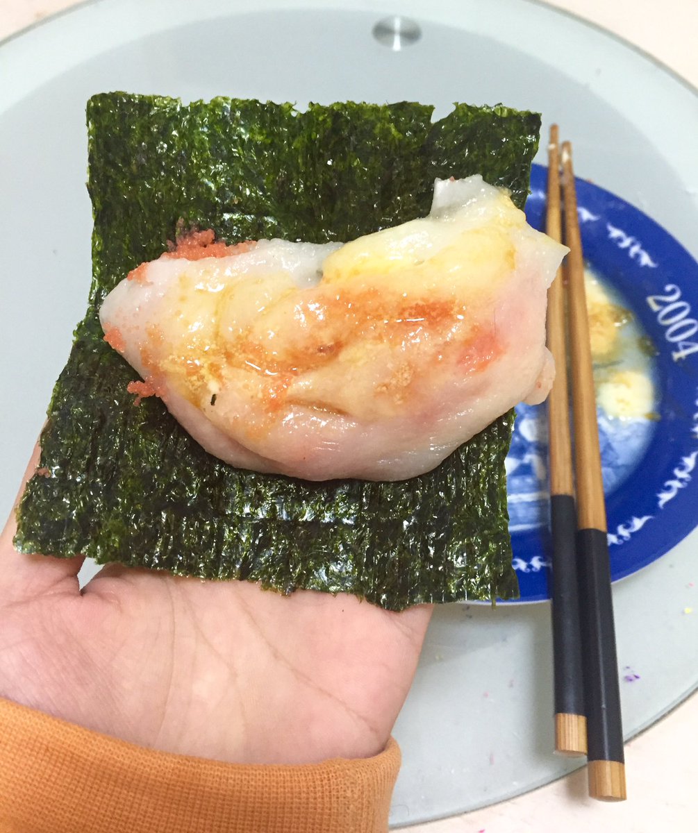 小野寺ずる On Twitter 尋常じゃない食欲 最近の食後のデザート 辛子明太子とチーズを巻き込んだあっつい餅 バター溶かした甘いお醤油をほんの少しだけ垂らしてパリパリの海苔で巻いて食べる 食べる度 あッあーー と叫んでる これで日本酒ちょっぴりだけ