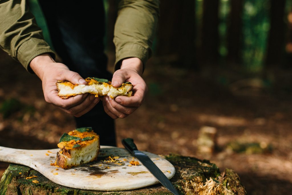 Some of the best food in life is the most simple - like this campfire cheese toastie. ow.ly/MOtb30iBC2Z