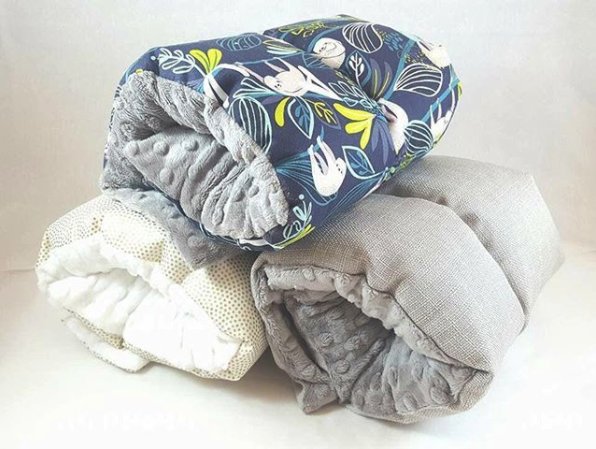 pello_baby's tweet photo. If you've ever gotten a sore or sleepy arm while #nursing or feeding ur #baby, the #Pello #ComfyCradle is 4 you! The soft, yet supportive, #Cradlewraps all the way around ur arm to keep it protected, and even features a crease down the middle to allow ur elbow 2 bend comfortably. https://t.co/wXB822rVG3