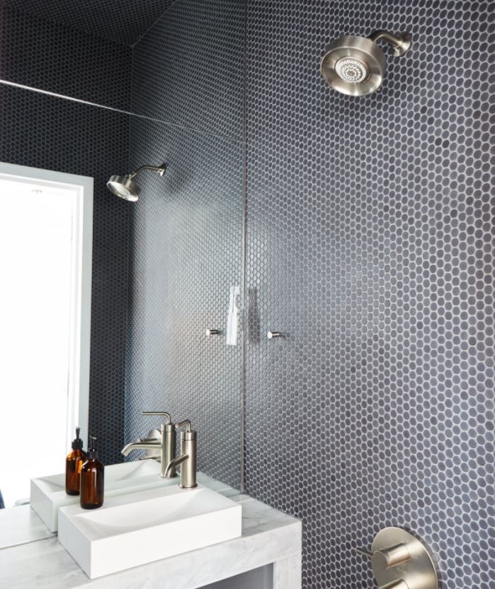 WhyTile's tweet image. “Known for being an economical, easy-to-install tile, the penny tile has been around for more than a century, but is now experiencing a resurgence in popularity. And with good reason!&quot;  ow.ly/6Ov930iyx6j 
•
#WhyTile #pennytile #tile #design #remodel #renovation #interiors