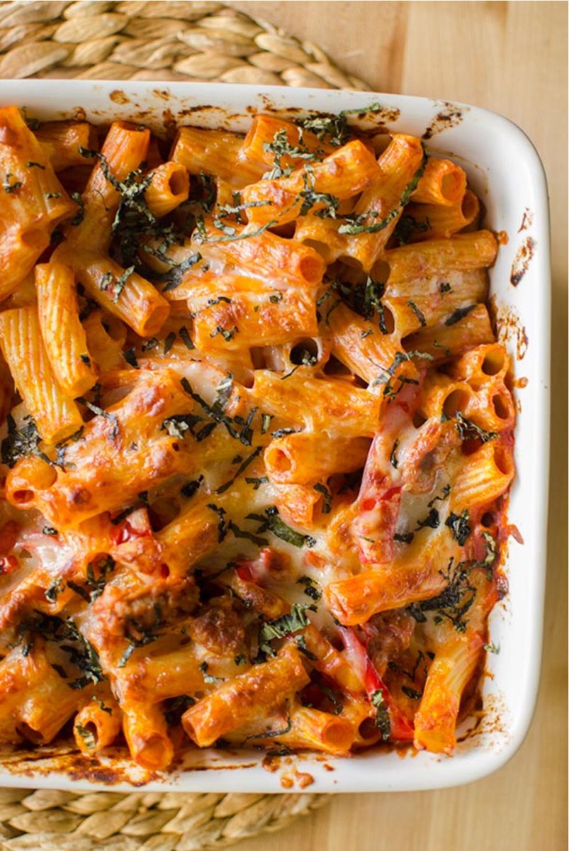 Living_Lou's tweet photo. Catch Living Lou’s recommended comfort foods to cook in March on @carly The Prepster!
Hearty beer-chili, scrumptious cream cheese smoked salmon bagels, hot sausage baked pasta + chocolate chip pancakes! https://t.co/HPCBHuRfhD
#comfortfood #RecipeSuggestion #cooking https://t.co/CDwQBfvrW6