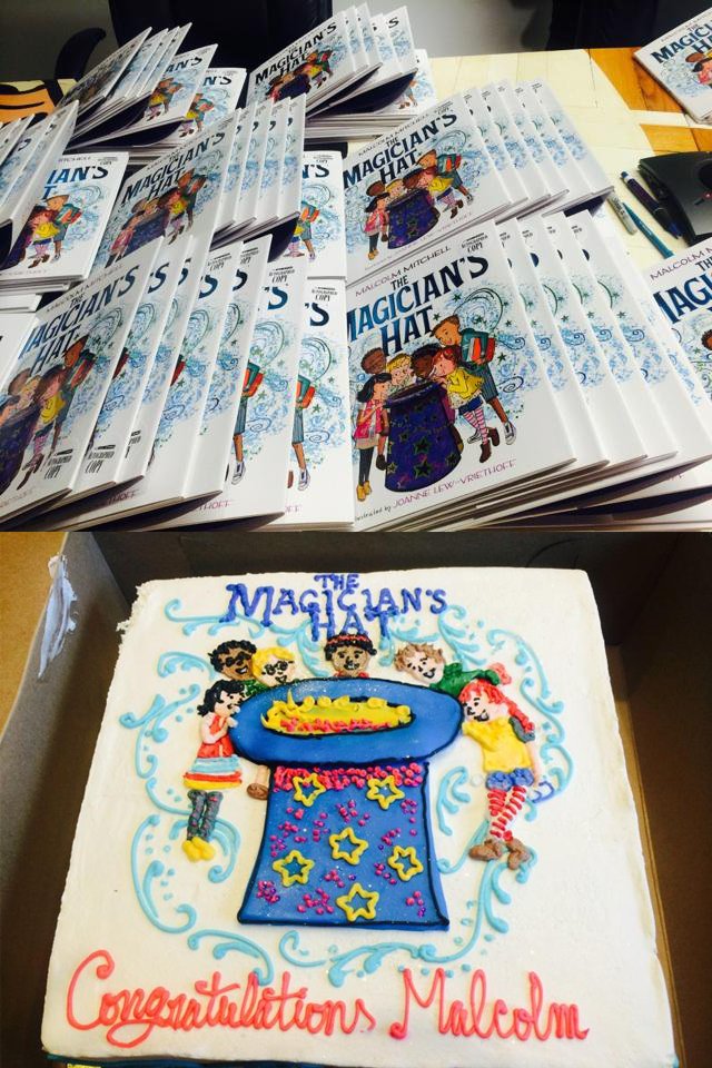 AndreaDavisPink's tweet photo. Literacy crusader + New England Patriot @Money_Mitch26 @ReadWithMalcolm
dazzled fans at the launch party for his new book! Dav Pilkey + party host @wimpykid @unlikely__story came out to cheer! TY @jlewvriethoff #MagiciansHat https://t.co/xhHTNzajMG