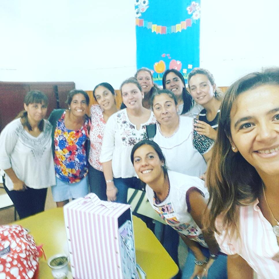 Ropy83's tweet photo. @BaheDfc  @CiiePellegrini @BAeducacion @equipocoordciie  Hoy finalizamos la capacitación en servicio "Leer y apreder a leer, escribir y aprender a escribir". Un placer compartir edte espacio de intercambio y formación continua. https://t.co/TBmW16CRi1