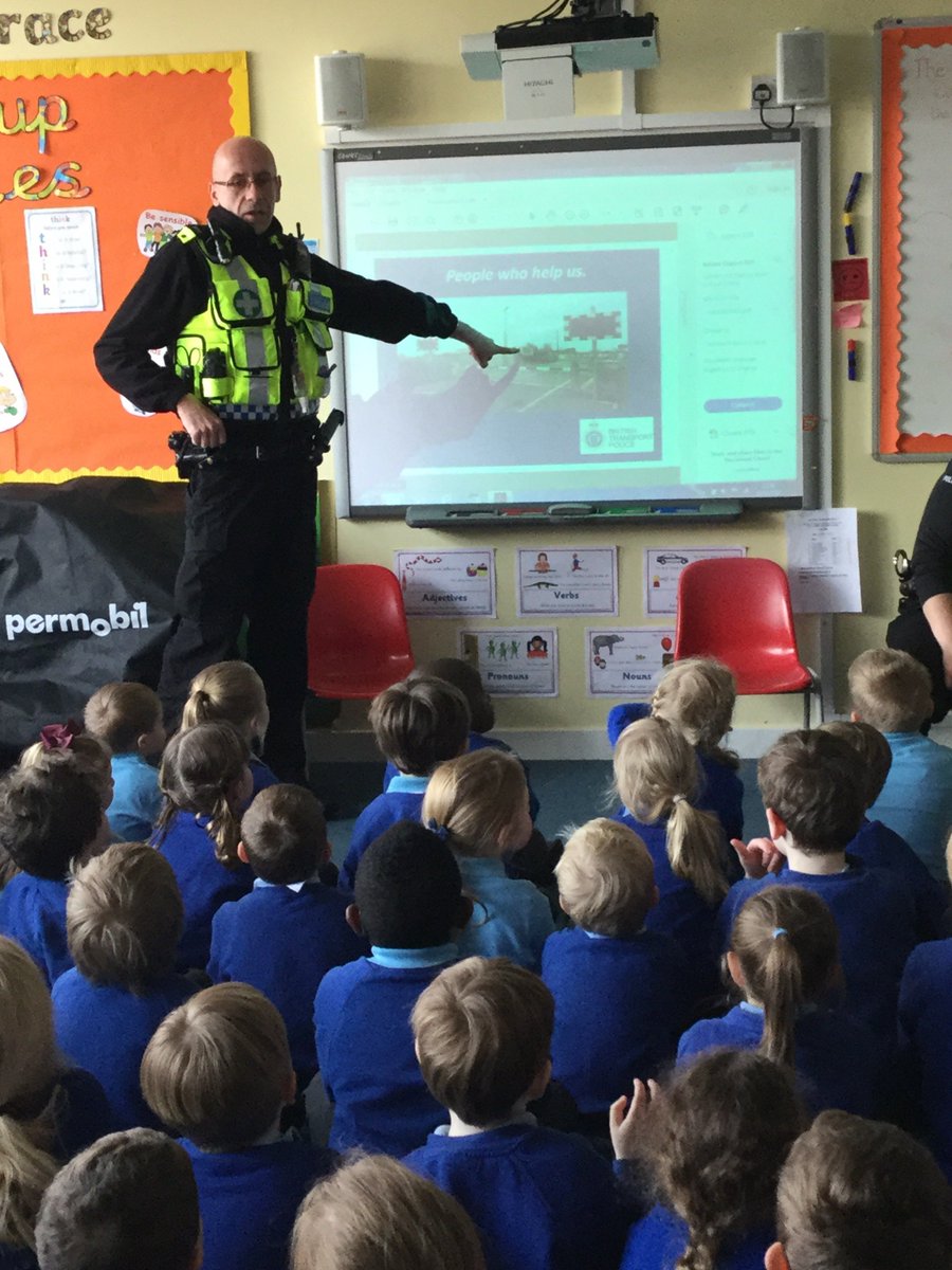 SunnymedeInfant's tweet photo. Reception are learning about people who help us. A big thank you to British Transport Police for coming and teaching us about safety today. @BTPDogs @BTPCasey @BTPStratford https://t.co/OpiYX0Eqc6