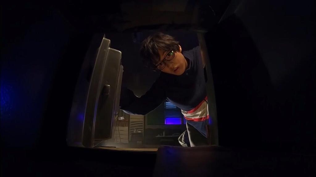 sa2273ka's tweet photo. 山﨑賢人がドラマで部屋着として使ってるこの服
なんのブランドかわかる人いますか？
ちなみにどーやってググれば出てきますか？
教えて欲しいです！
#山﨑賢人
#トドメの接吻
#ファッション https://t.co/KbAh3buKrx