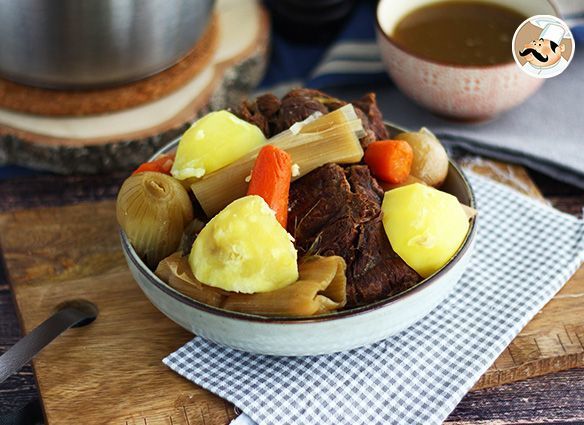 PetitChefPT's tweet photo. [Pot au Feu]
O cozido de carne e de legumes dos franceses

Leia mais: https://t.co/z290om4nCE

#receitas #cozido #carnedepanela #legumes #saudavel #vidasaudavel #semgluten #glutenfree #semovos #semlactose #sousaudavel #alimentacaosaudavel https://t.co/7DH8qCb9aj