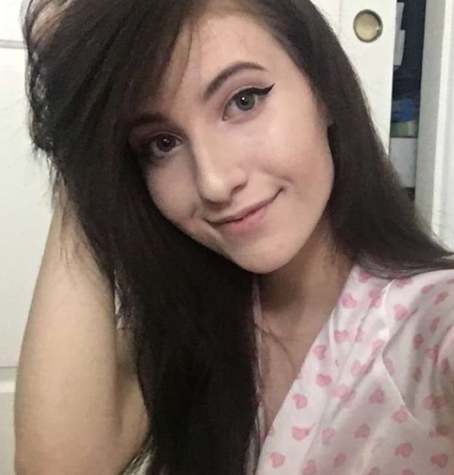 Did anyone notice I slightly cut my hair? Now I have bangs of some sort! 😄 funto just change things up<a href="/tag/mvsales"class="tags"><span>#mvsales</span></a>