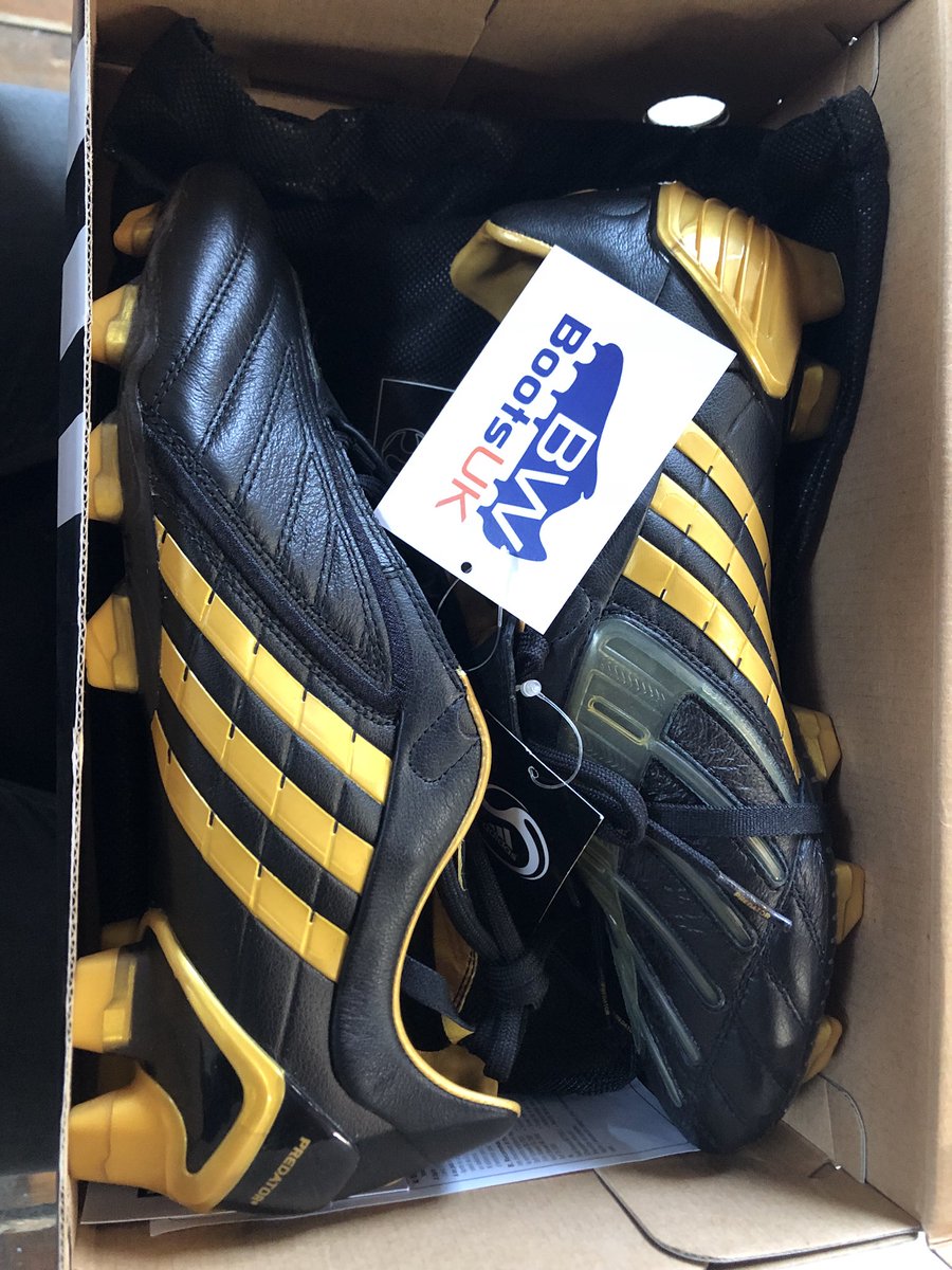 predcollection's tweet photo. Nice start to the week when these are waiting at the office for you , thanks @BWBOOTSUK my fav color way . @AdidasOwners @predcollective @studs_up @tootsbootsuk @adidasfootball @adidasoriginals https://t.co/ogCC3Ai1rg