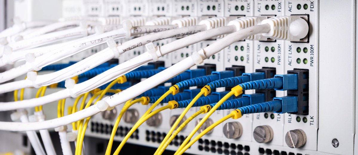 Capinfo67's tweet photo. #PME pourquoi passer à la #fibre optique ? 
#Trèshautdébit #internet #Alsace
https://t.co/LHdq8SBQT4 https://t.co/2OePxtOySb