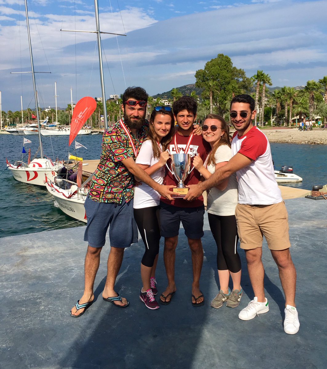 Gelin siz de İÜYelken Yarış Takımının bir parçası olun! 
⏰Seçmeler; 27 Şubat 10.00
❓Kimler Katılabilir?
👉🏼 2 Yıldız Yarışçılık Eğitimini bitirmiş / dengi tecrübeye sahip olanlar
#iuyelken #istanbuluniversity