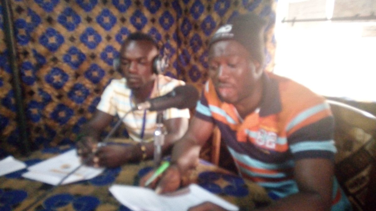 thebrainlaw1's tweet photo. Discussing #Survey  report  of #Citizenhelpdesk  on #RadioCapeMount on-going speaking #English &amp; #Vai @AccountLab @UNMILNews @NTikum https://t.co/YDK2oL4xCf