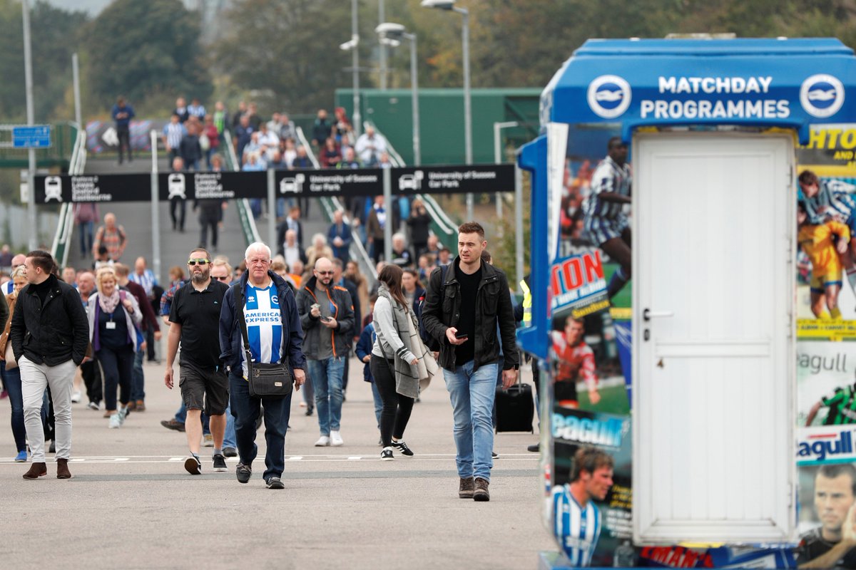 BarclaysFooty's tweet image. RT for your chance to go and see @OfficialBHAFC take on Arsenal this weekend. T&amp;amp;C's: bit.ly/BarTwitter  Ends 1pm 27/2/18 #BHAFC