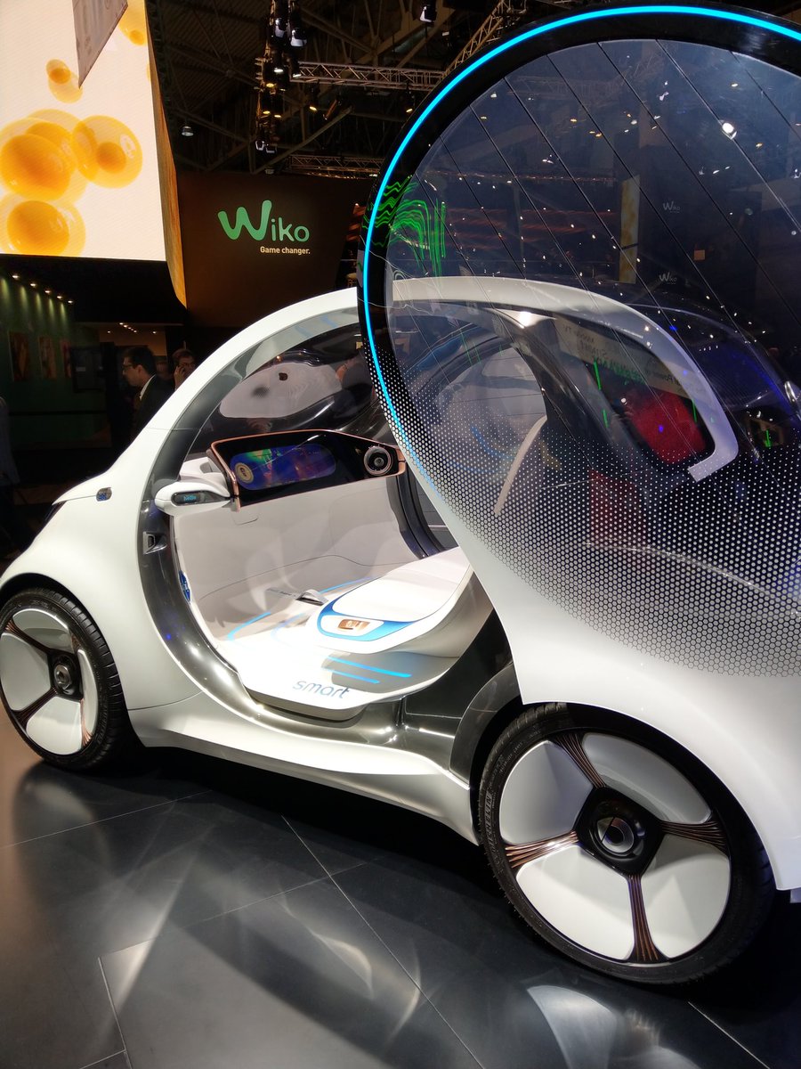 techundtrara's tweet photo. Sieht so die individuelle Fortbewegung der Zukunft aus? @smart_worldwide hat da die "Vision EQ". #MWC18 #MWCPiloten https://t.co/vAdmh70Ido