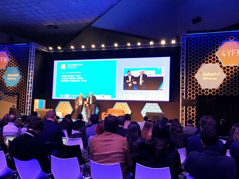 Feraccorsi's tweet photo. #SocialSignIn participando del #4YFN2018. A ver que nos reservan los próximos 4 años en el ámbito digital @4YFN_MWC #faretail #digitalretail https://t.co/qySRgQUCFT
