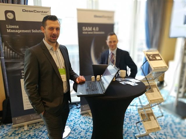 DeskCenterAG's tweet image. SAMS Europe 2018 - #deskcenterevent in Berlin. Wir präsentieren! Christian Sepp und Daniel Kroll am #deskcentersolutions talking point👍 
Increasing SAM Maturity &amp;amp; Reducing Software Costs - 
ift.tt/2BSdf0r