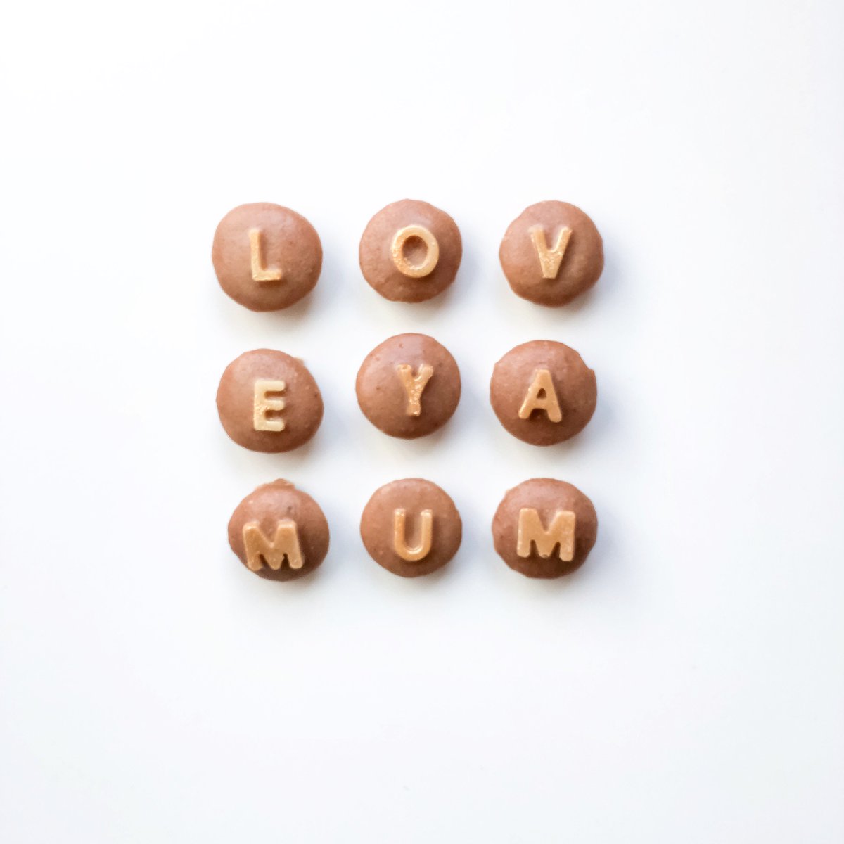 Tell your mum you love 'em with our mothers day donuts! Available online now! <3

#Vegan #MothersDay 

nicelykitchen.com/products/mothe…