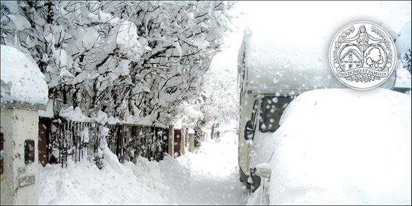 grundvers's tweet photo. ***Winterdienst: Wann muss ich als Eigentümer schneeschieben?*** Wenn es schneit, müssen Eigentümer dafür sorgen, dass angrenzende Gehwege von Schnee und Eis befreit sind. Erfahren Sie, wozu Sie als Eigentümer rechtlich verpflichtet sind. https://t.co/ENTPkRX0M3 https://t.co/22Hw3RZzmY