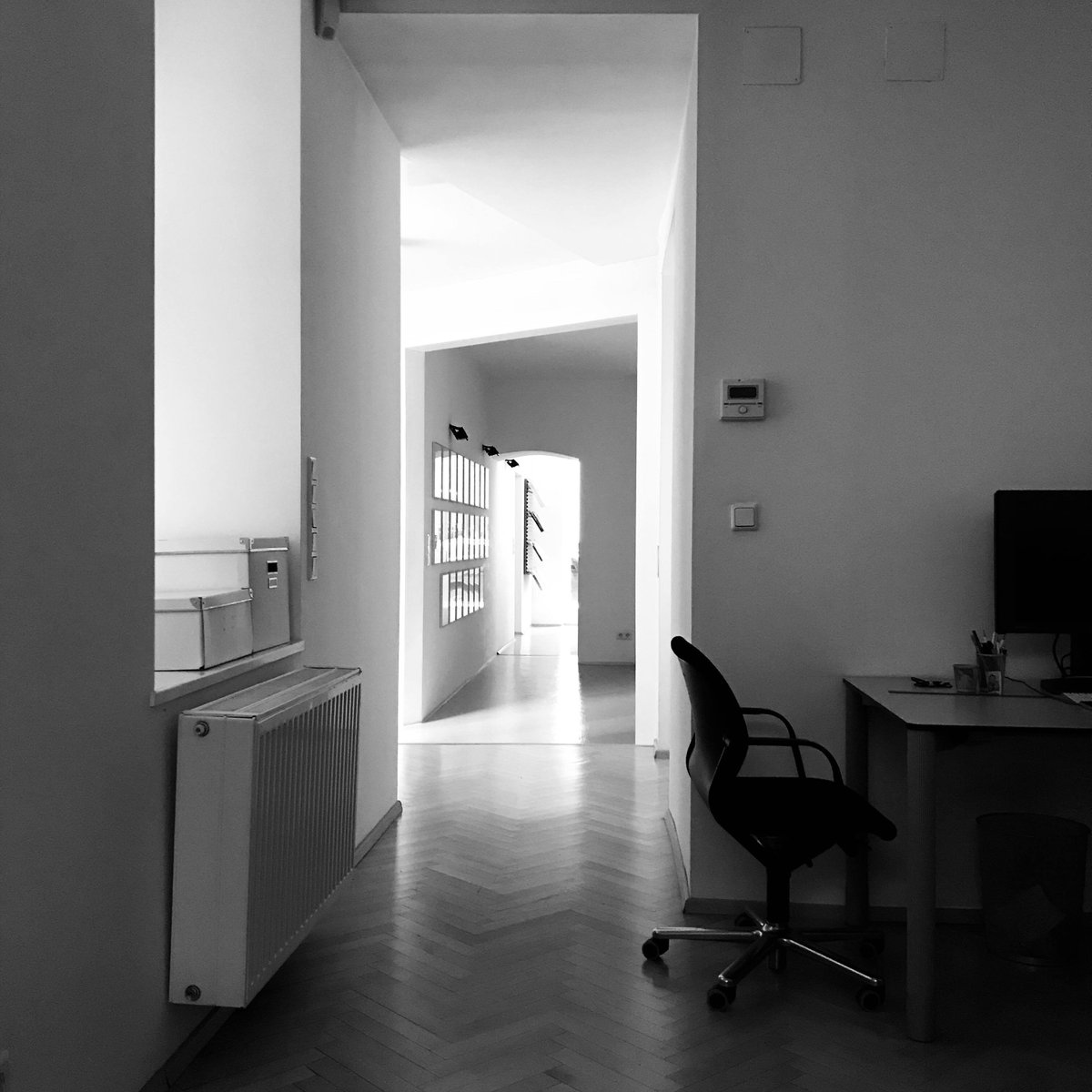 RomanKeller14's tweet photo. #malkasten #malkastenvienna #vienna #romankeller #buero #imHerzenWien #gottfriedhelnwein #stefanolah #lenahoschek #art #colorist #retouch #retoucher #video #colorgrading #remotegrading #fineartprinting #drumscanning #filmisnotdead https://t.co/Q4NxIDqdef