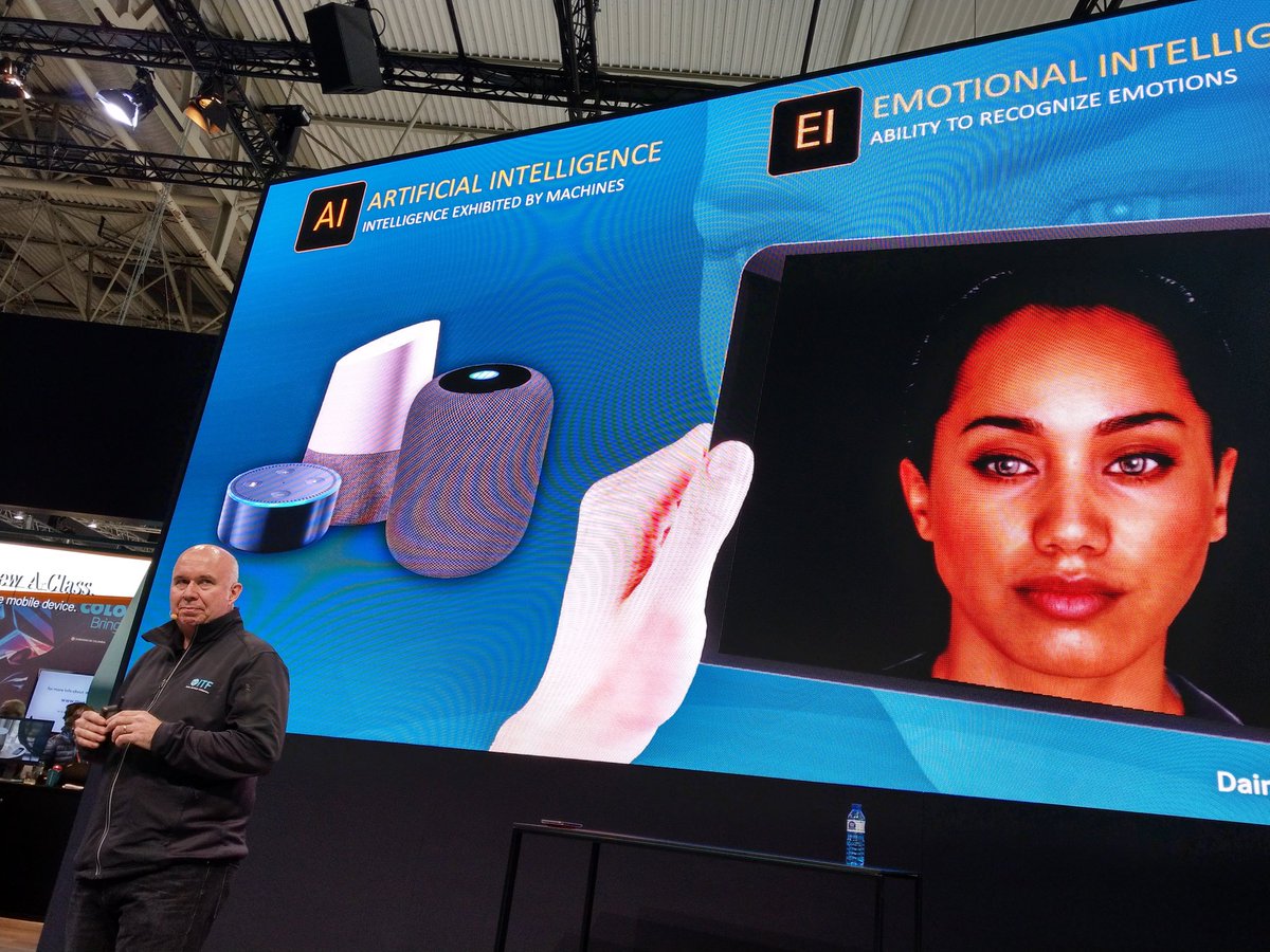 techundtrara's tweet photo. Im #MBFutureTalk zeigt Udo Neumann die Möglichkeiten von Emotional Intelligence, einer Weiterentwicklung von #AI. Der Digital Human wird zur Realität. #MWC18 #MWCPiloten https://t.co/8uI68dVuyr