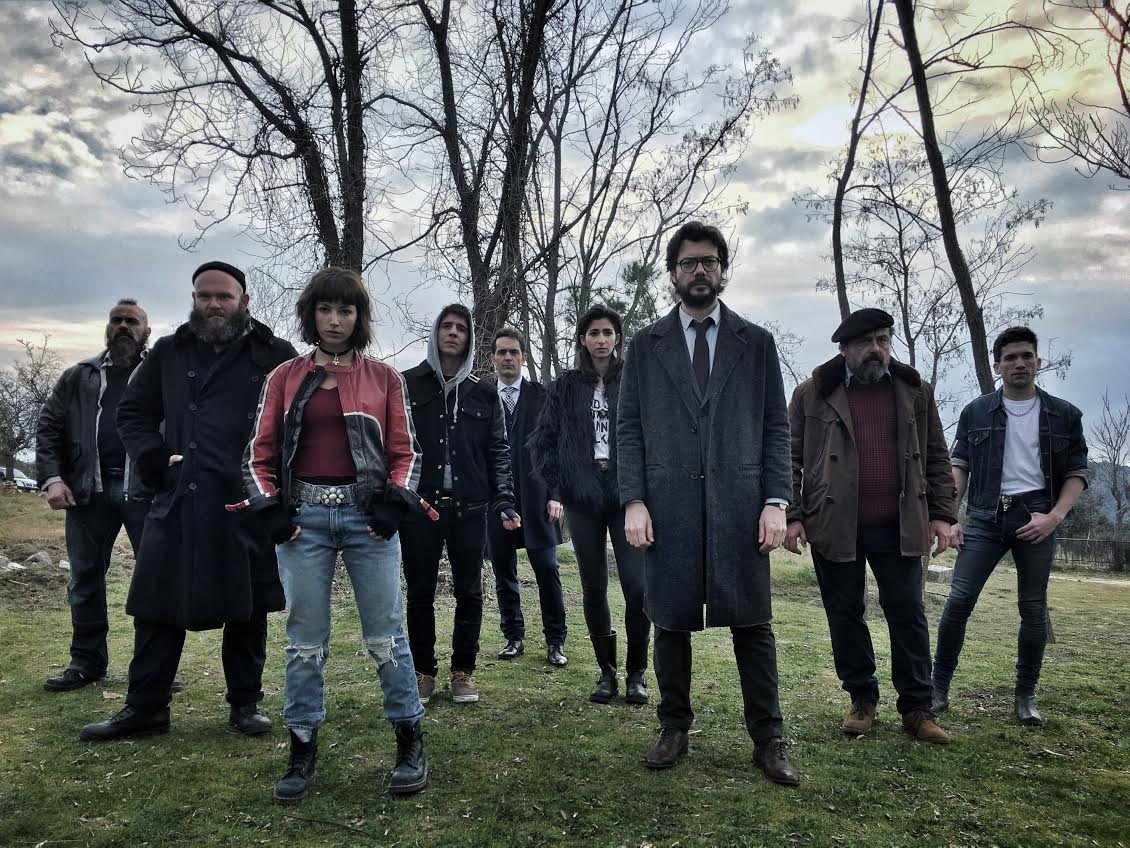 cineespanol's tweet photo. Posible 2ª temporada de @LaCasaDePapelTV según #alexpina @ursulolita @pacotous @AlbaFloresFans @AlvaroMorte @NetflixES https://t.co/SFFUHveAah https://t.co/ZnalW35tZT