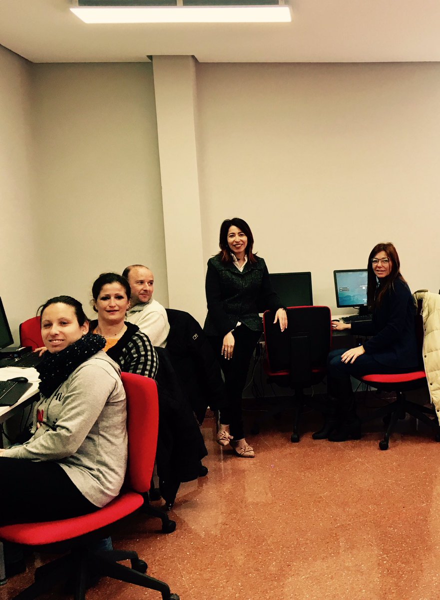 Guadaumbrete's tweet photo. Pues los lunes son menos lunes con ell@s #Cursode RedesSociales, competencias digitales y marca personal ón-line en @Guadaumbrete @RedGuadalinfo @AytoUmbrete @fegarc https://t.co/Okt04j5X1n
