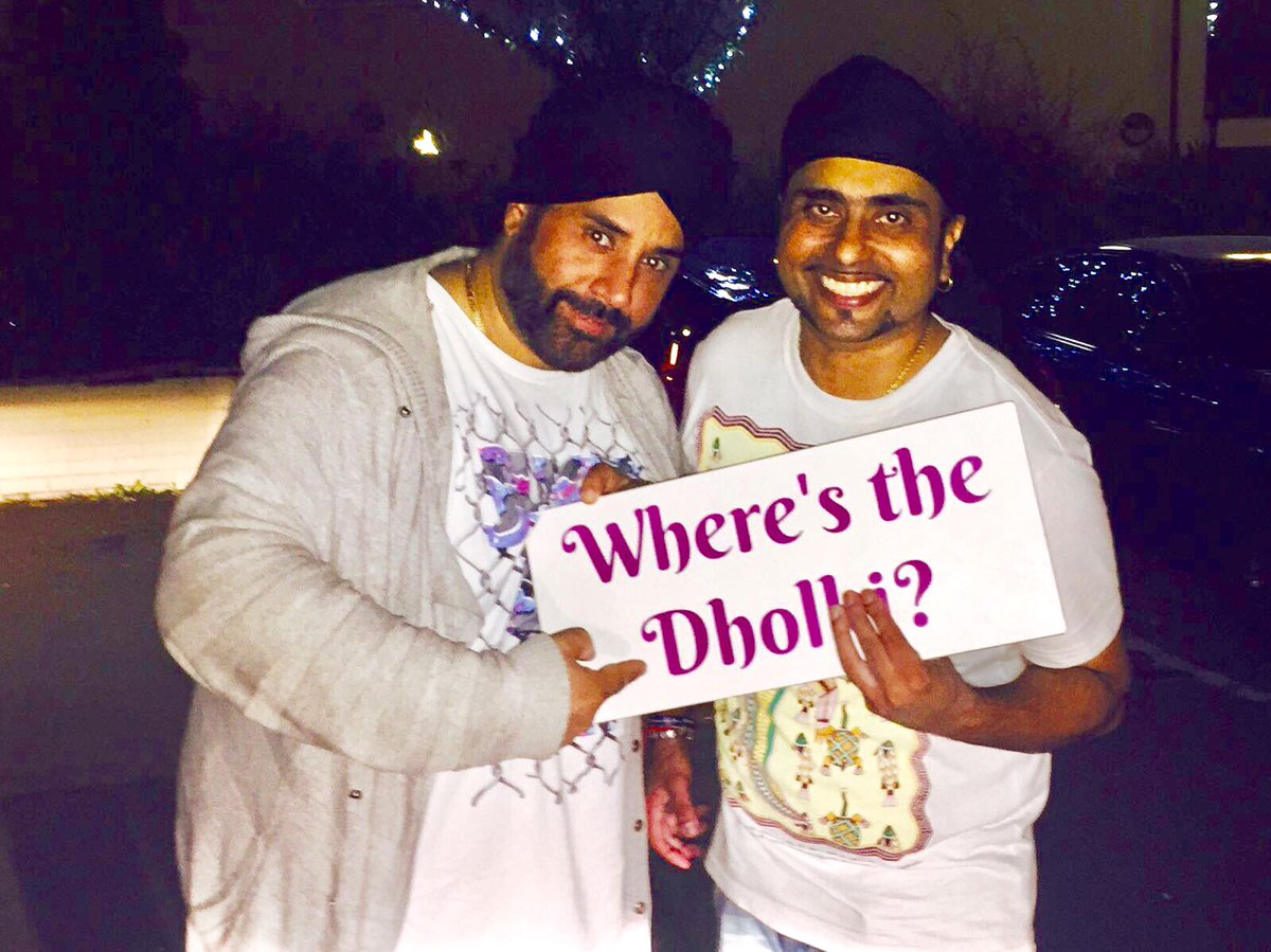 tubsy_dholki's tweet photo. #HappyBirthday little bro @BillSandher wish u all the happiness in the world! #brothersinrhythm #percussion #wheresthedhol #MachineGunBilly @4x4Bhangra @jazzyb #GuttiGang https://t.co/9iXNf9oEfv