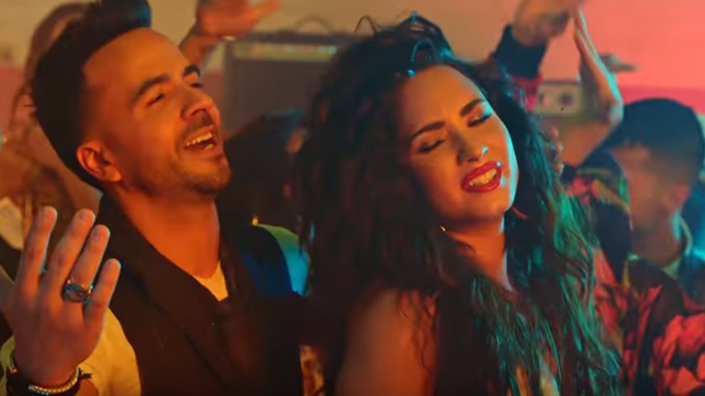 quieromusicatv's tweet photo. [AHORA] suena #EchameLaCulpa de @LuisFonsi y @ddlovato en #Los15Mejores #BuenLunes https://t.co/xZZotpDZBq