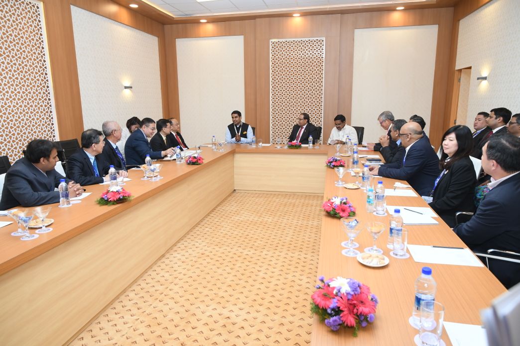 In a meeting with Trade &amp; Industry Minister of Singapore, Mr. Iswaran, discussed on the FinTech initiatives GoAP is implementing in creating FinTech Valley at Vizag. Also, sought their support in boosting the startup ecosystem in the state. #PartnershipSummit2018 #CIIPS2018