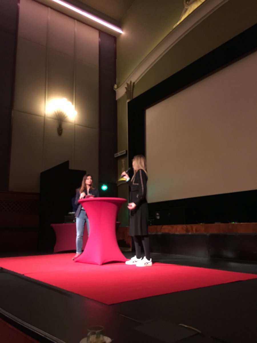 Landelijke RetailInnovatieFestival nú van start in Royal Theater Roermond. Delen kennis ondernemers, onderwijs én overheid.