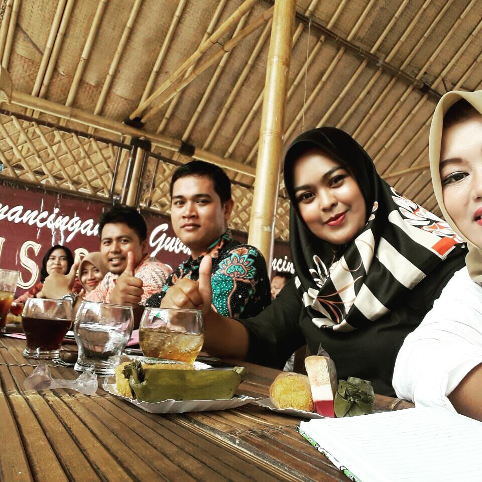 panduwahyuaja's tweet photo. Siang tadi #rakor membahas #manfaatdanadesa untuk #PadatKaryaTunai serta #inovasidesa yang akan dilaksanakan dengan salah satu cara yaitu #Bursa #inovasidesa di masing masing Kec. #tppikebumen #pendampinglokaldesa cc: @EkoSandjojo @fatikhun74 @SitiMun14383459 https://t.co/CnpfMnzEip