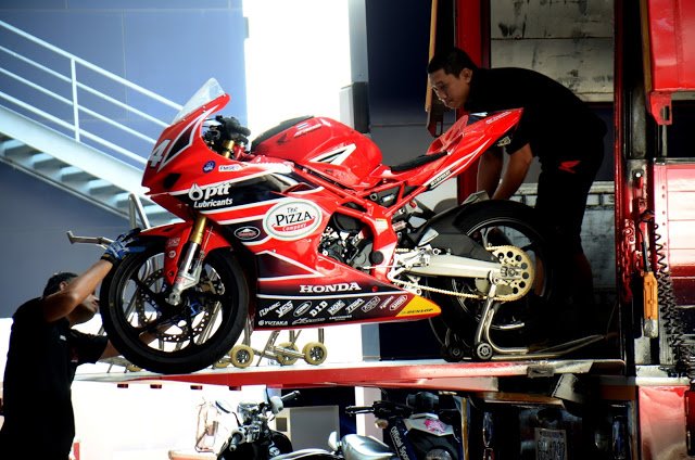 เหล่าทีมแข่งเอเชีย ยกทัพเตรียมความพร้อมก่อนลุย ARRC สนามแรก #motogp #ARRC #ARRC2018 #ChangInternationalCircuit

bric.co.th/arrc_article.p…