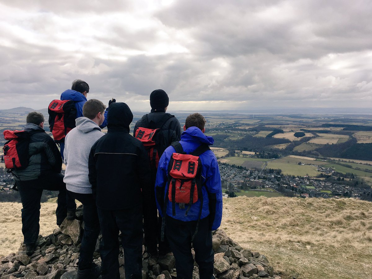 Exploring Bank Hill with the new S3 outdoor education group! <a href="/ghs_careearlyed/">GHS Care & Early Ed</a> <a href="/GHSfalkirk/">Graeme High School</a>