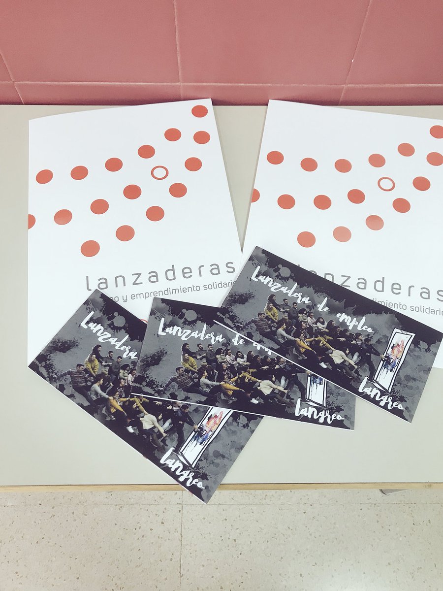 LanzaderaNalon's tweet photo. Ya estamos preparando las carpetas con los dosieres para seguir establenciendo #RedesDeContacto con las empresas #APorElLunes #lunes #empleo #FSE @mayte_garcia @Lanzaderas_EES @fundacionTef @FundacionSMLRPH @innorbita @joansitocruz https://t.co/XzXCGBciNY