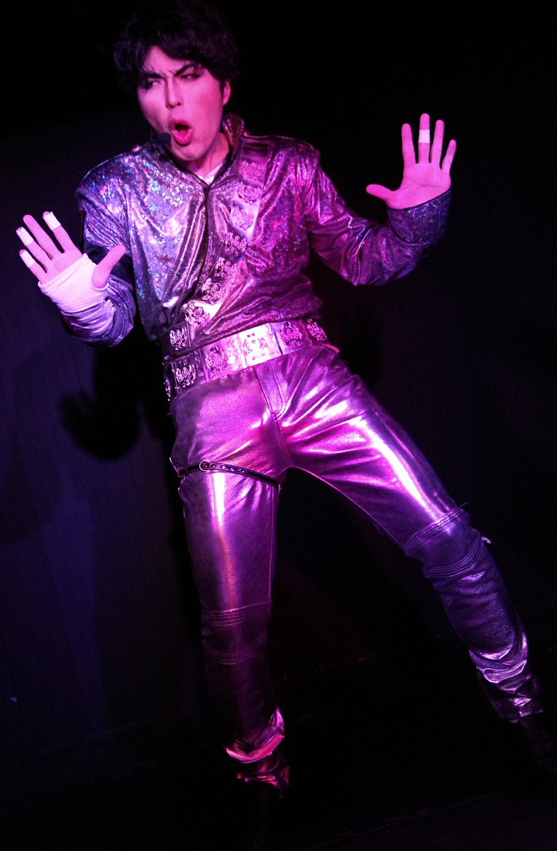 yousei0714's tweet photo. #赤坂chanceシアター
#TeamMoonWalker
#ポータータカツキ
マイケル、単独公演
ノンストップ早替わり演舞 https://t.co/wtLpoAO2G1