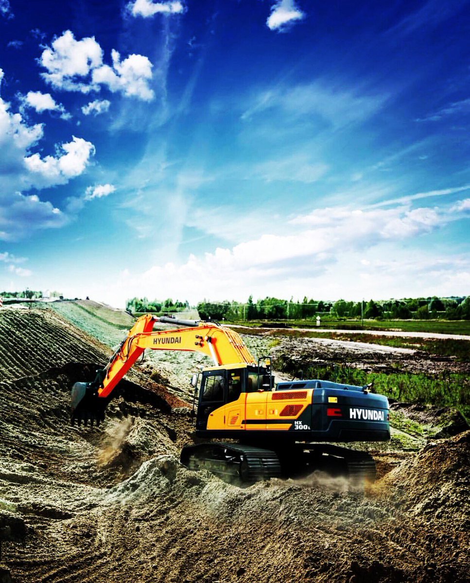 molson_group's tweet photo. Looking for a new 30t machine? Make sure you take a close look at the powerful and robust @HyundaiCEE HX300L available from Molson.

#Hyundai #hcee #digger #excavator #hx300 #dighappy #molson #planthire #demolition #groundworks #civilengineering https://t.co/t3UhJvpQMq