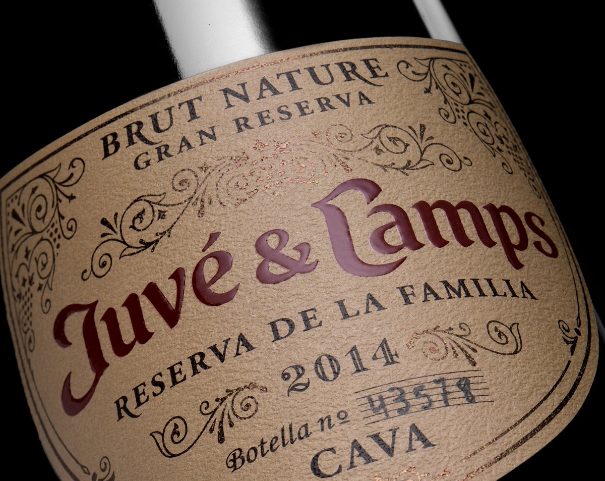 Reserva de la Familia, el principal referente de nuestra casa, nacido a partir de las variedades más excepcionales: macabeo, xarel·lo y parellada. #JuvéStories