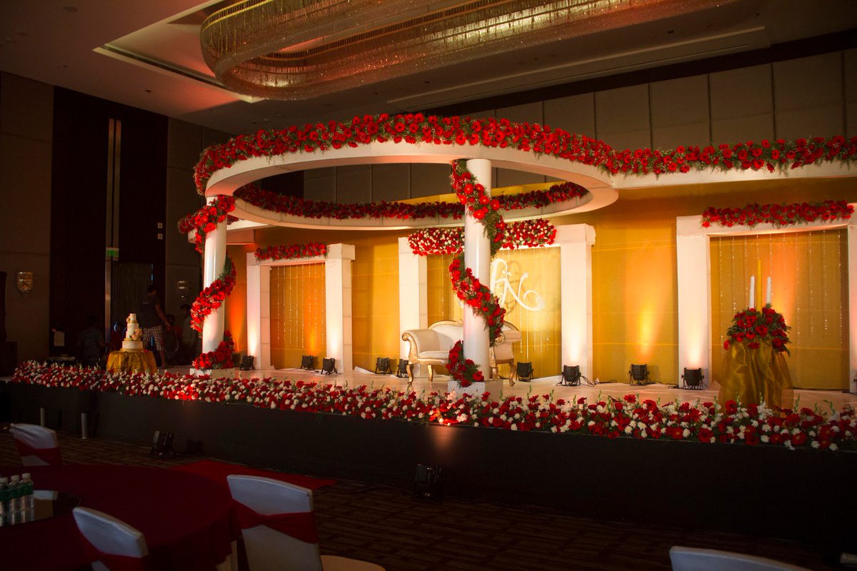 AsthraEvents's tweet photo. #CrownPlaza #Wedding #stage #Decoration #FlowerWork 🌹🌹🌹
#AsthraEvents #Events #Asthra #Palarivattam #Kochi https://t.co/jUG682ttfR