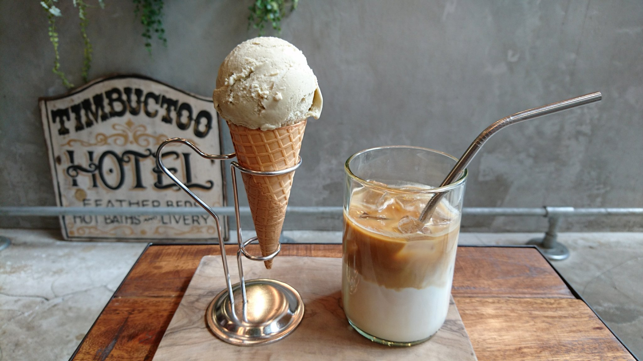 Coffeestop Mighty Steps Coffee Stop 日本橋 ピスタチオのアイスクリーム アイスラテ ちょっとしたコーヒーブレイクでも決して裏切らない美味しさ ピスタチオのアイス ピスタチオ アイスクリーム アイス ジェラート アイスラテ