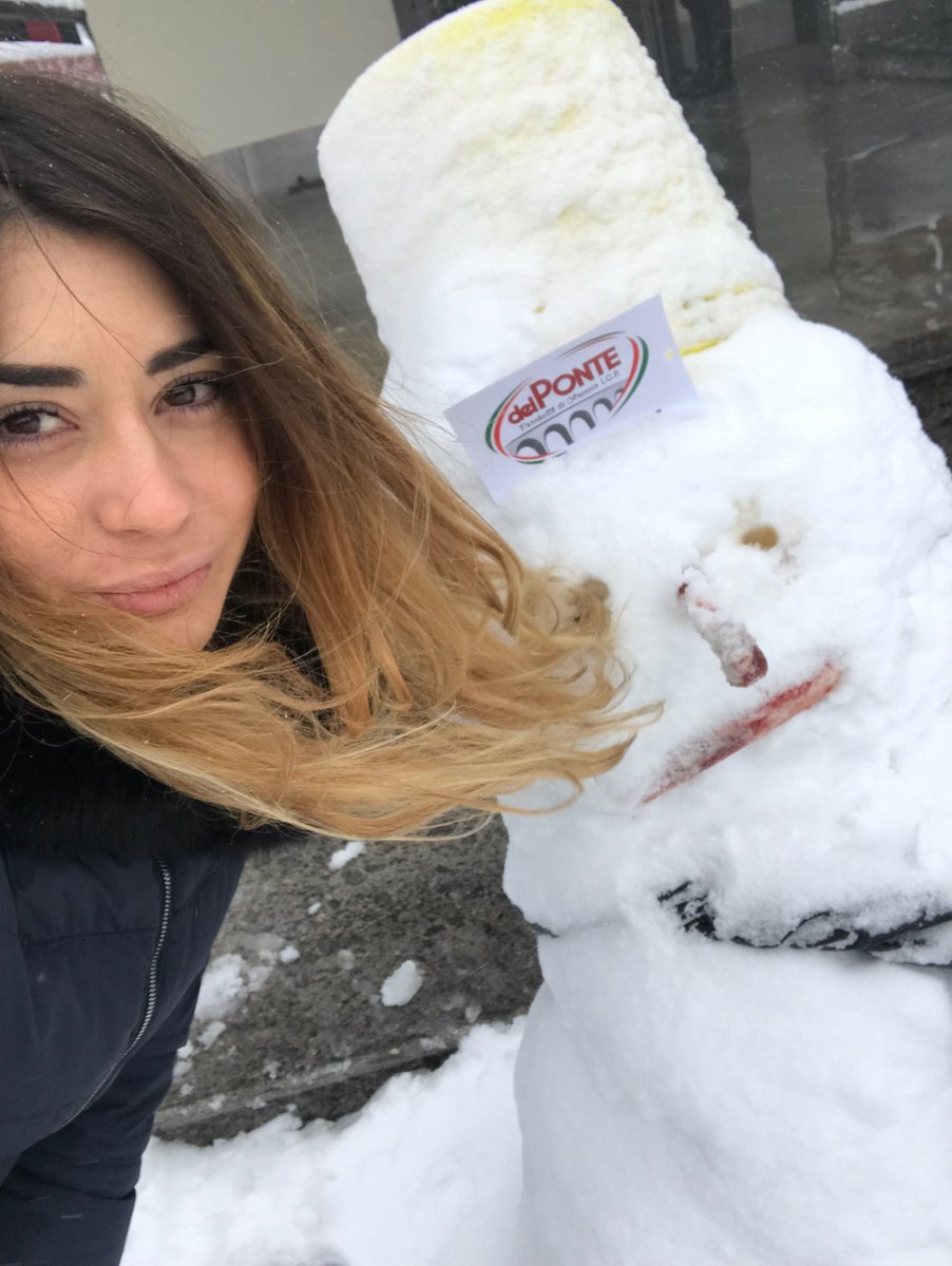 DelPonte17's tweet photo. Si gioca anche noi con la neve...☺️☃️ #nevearoma #Food #foodblogger #Foodies #inverno #Roma #DPfood https://t.co/eJZRW6Hek8