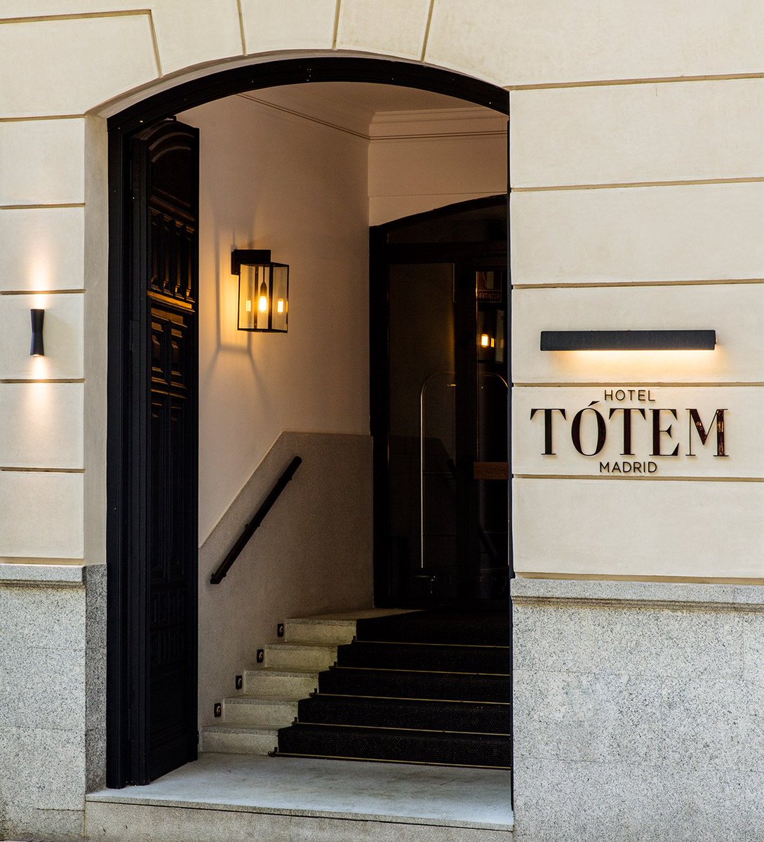 HotelTotem's tweet photo. The luxury editor: “A chic urban hotel in fashionable Salamanca”.
#TOTEMMadrid #Madrid #BoutiqueHotel #luxury #LuxuryHotel #LuxuryTravel #TravelSpain #deco #architecture #style #design #designer #black #white #deco #HotelDeco #PicOfTheDay https://t.co/v3x7U1frTQ