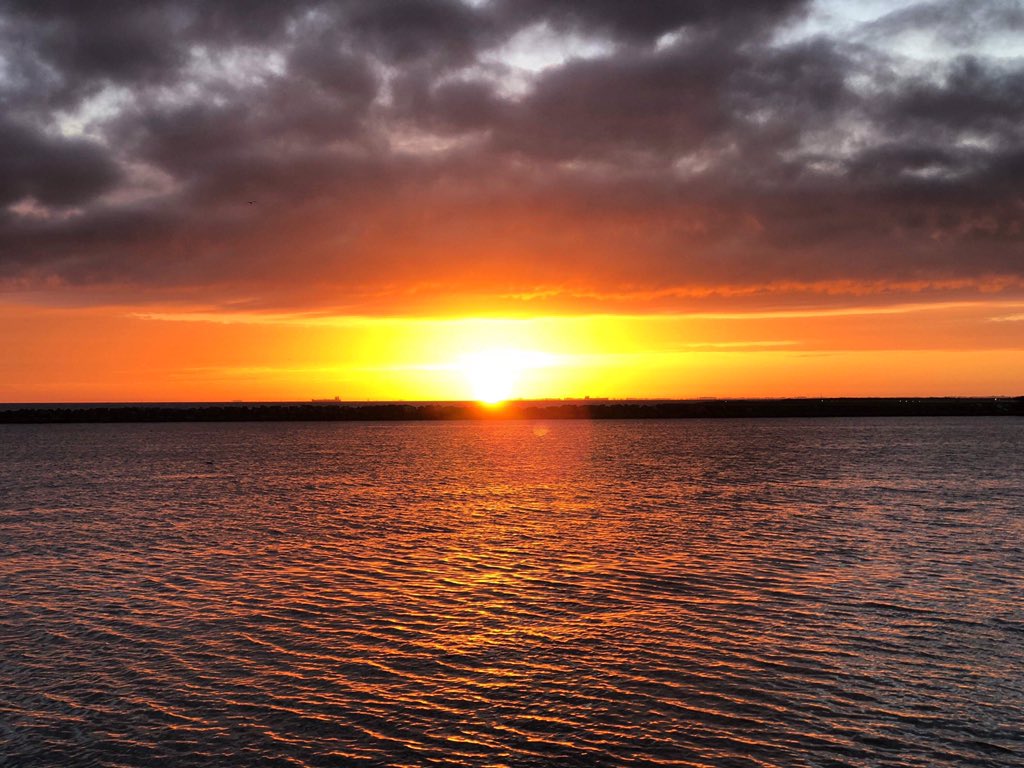 VisitSPC's tweet photo. Nothing like a fiery sunrise to jump start a week! 🙌🏼💛 #LiveAmplified #LoveFL https://t.co/hNqrdWuwia