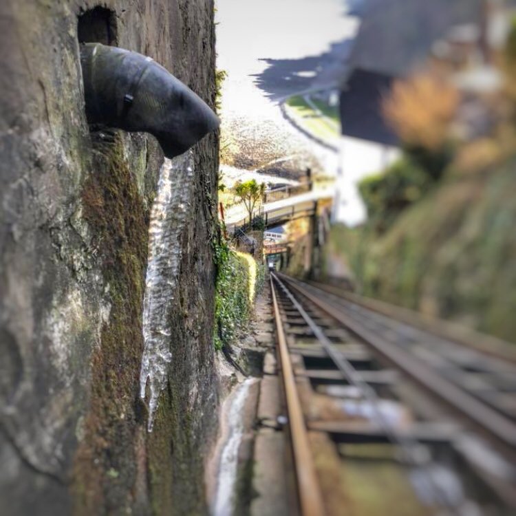 The freeze has closed the Lynton &amp; Lynmouth Cliff Railway.. our water supply has frozen... We apologise but it’s one of the draw backs of being completely water powered! ~~~~Please ReTweet~~~~
#BeastFromTheEast #Devon #funicular #Weather #railway #lyntonandlynmouth #ndevon #news
