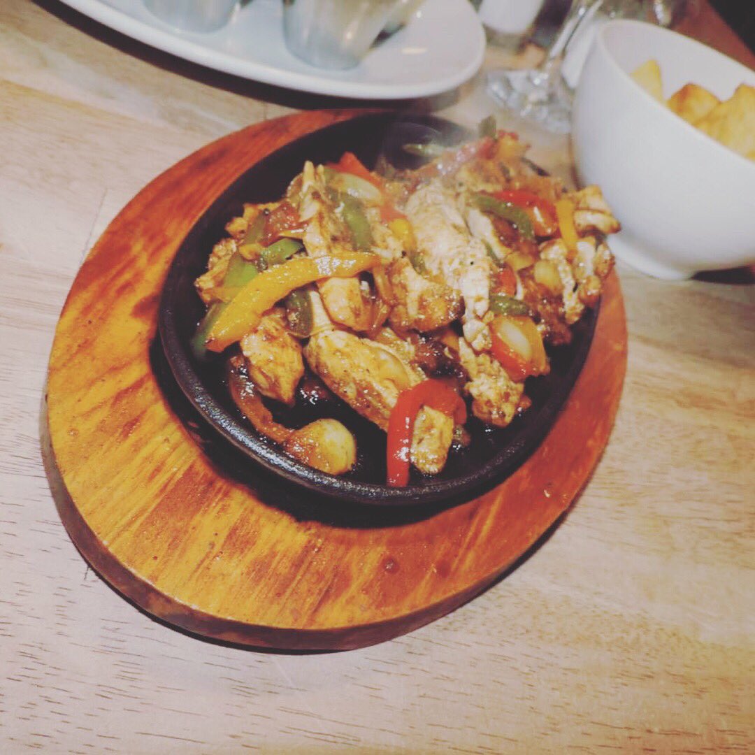Sizzling Fajitas now available in 
Chicken and Veg
Or
Halloumi and Veg 
Also
Chicken wrapped in bacon with BBQ sauce and cheese! 
Just a few of our new menu choices 😍😍