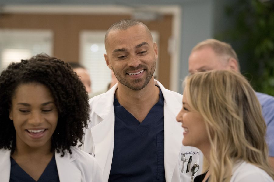 GreysABC's tweet photo. When you realize #GreysAnatomy is back this week! https://t.co/skdU28N14d